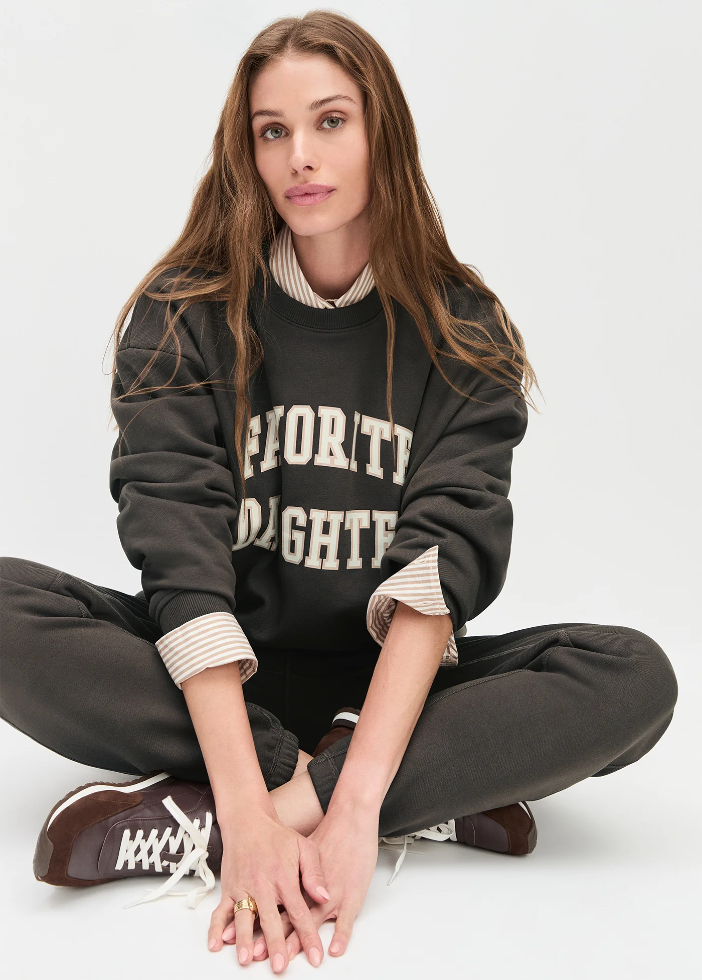 THE COLLEGIATE SWEATSHIRT - Image 2