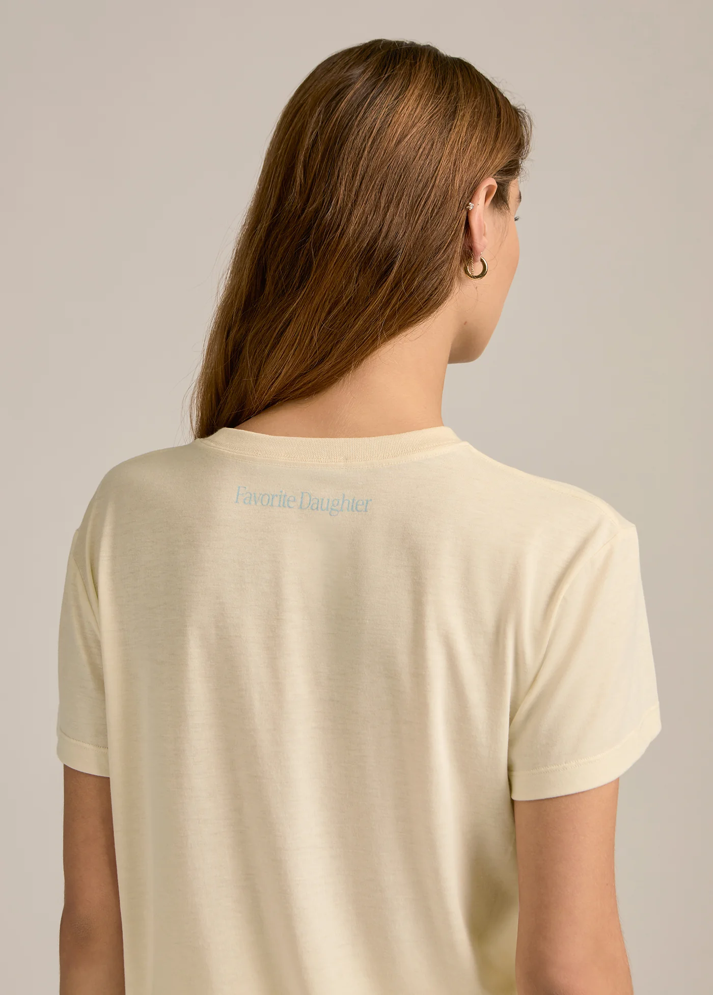 THE FAVORITE SISTER TEE - Image 5