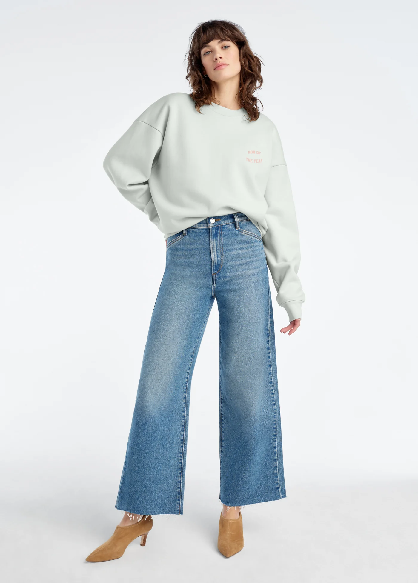 THE MOM OF THE YEAR CHEST LOGO SWEATSHIRT - Image 2