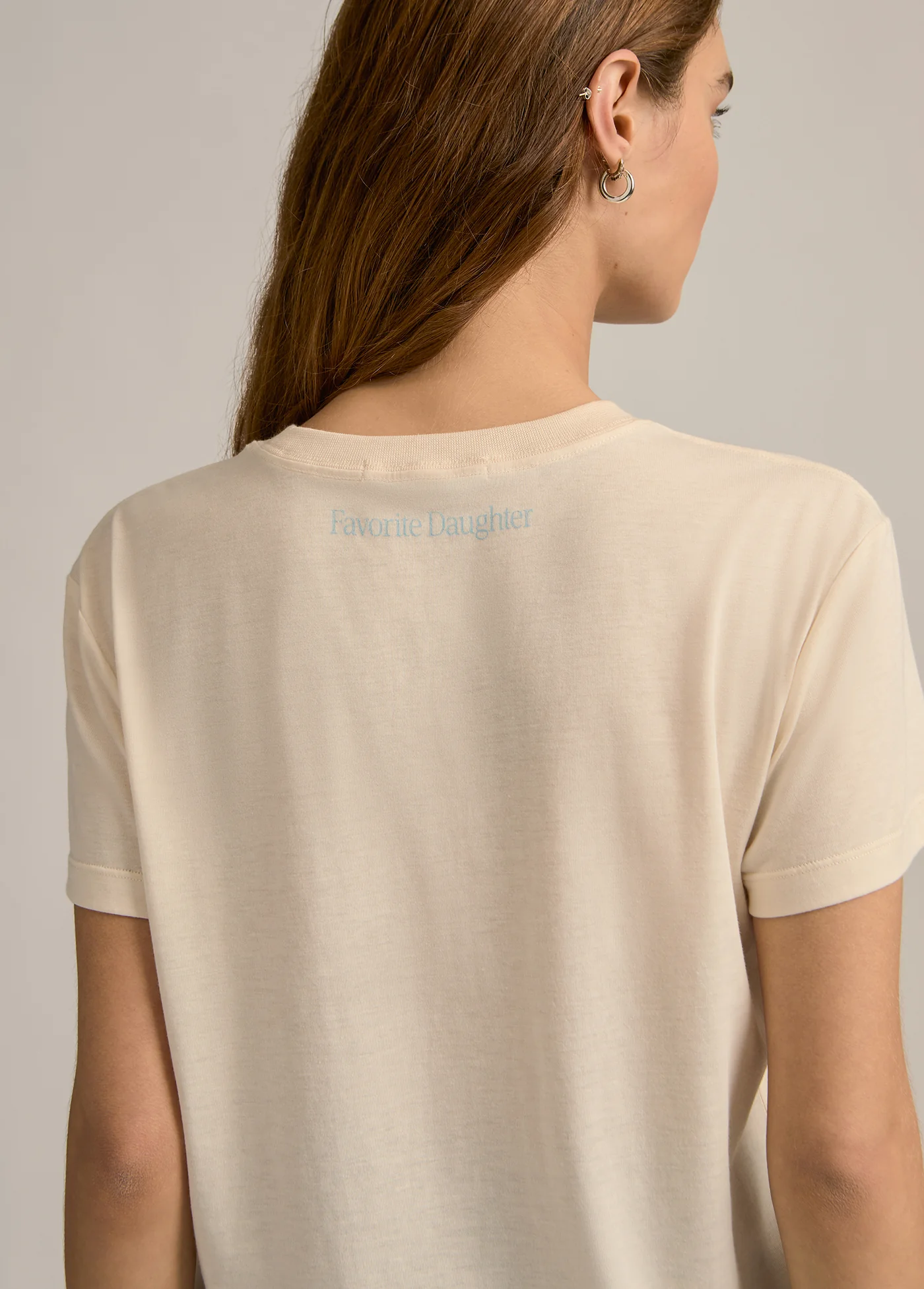 THE MOM OF THE YEAR TEE - Image 4