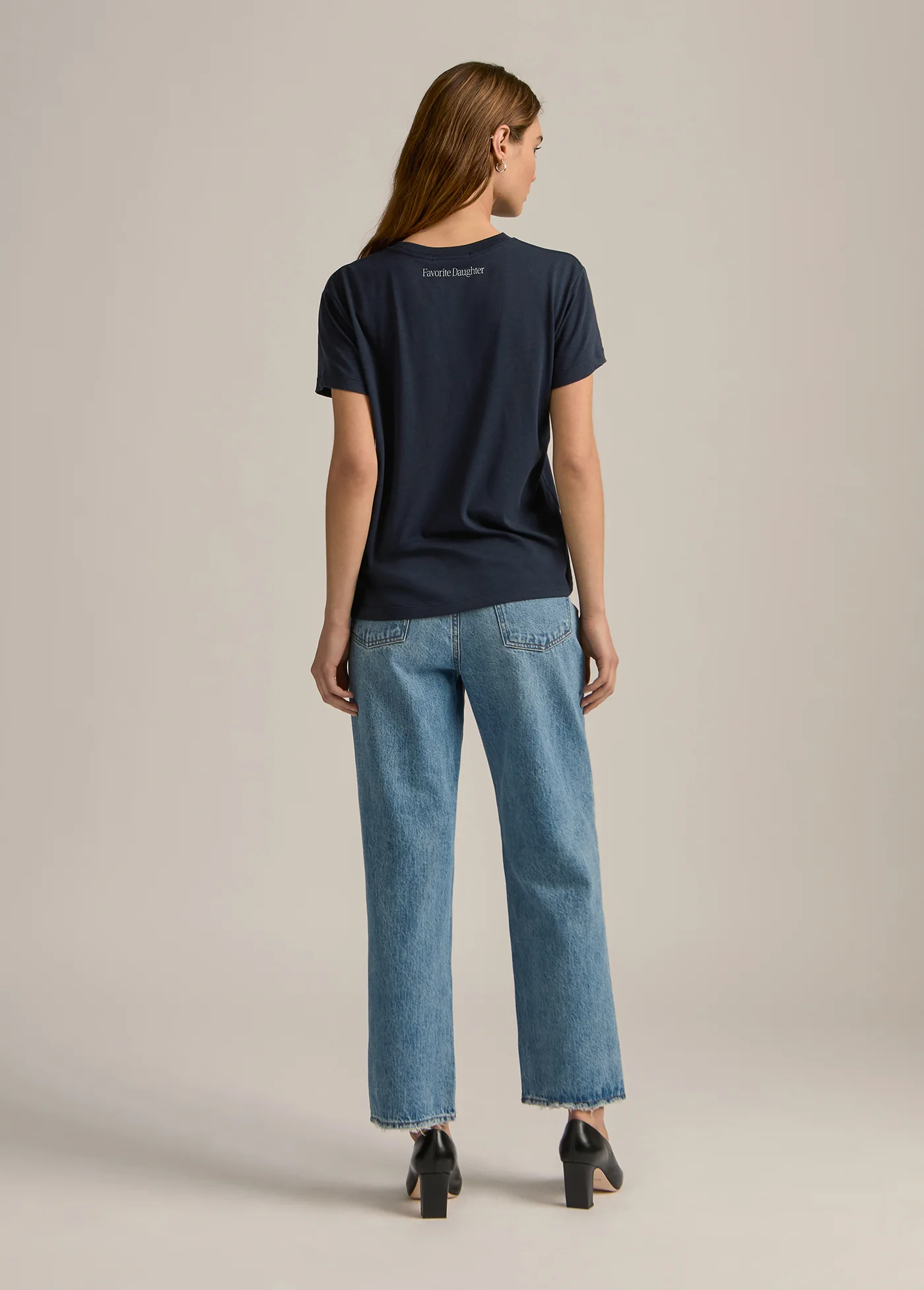 THE SPORTS MOM TEE - Image 5