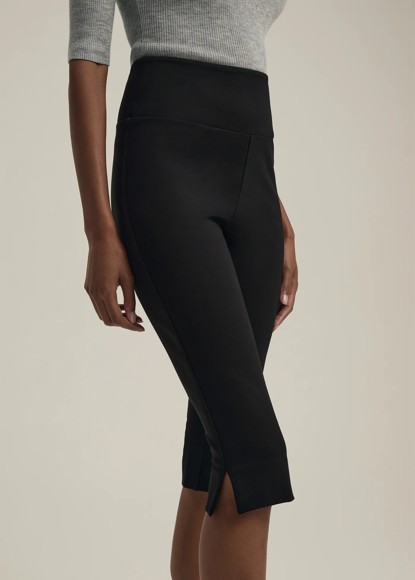THE CARRIE CAPRI - Image 3