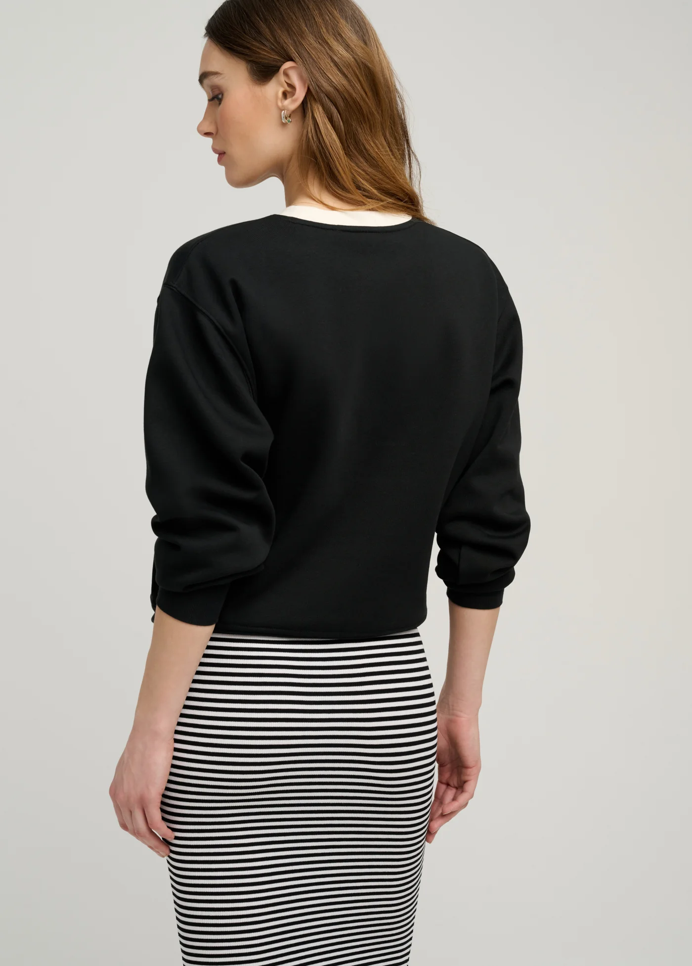 THE COLLEGIATE CHEST CLASSIC SWEATSHIRT - Image 5