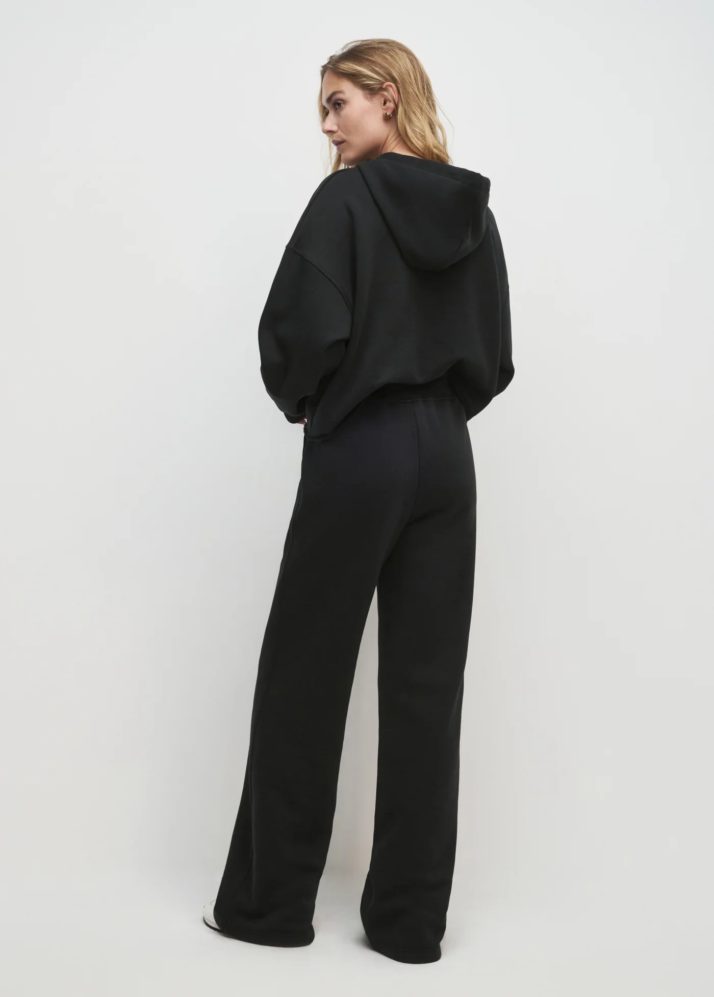 THE CROPPED COLLEGIATE HOODIE - Image 5