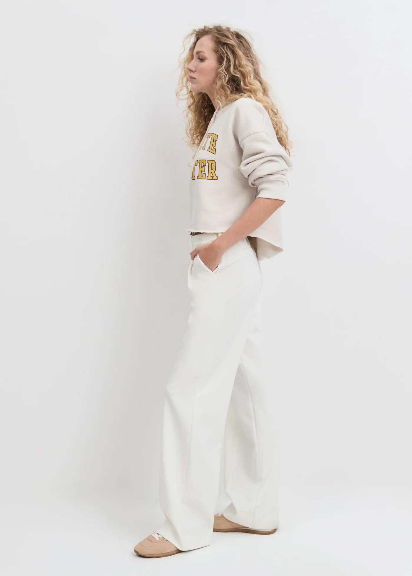 THE CROPPED COLLEGIATE HOODIE - Image 4