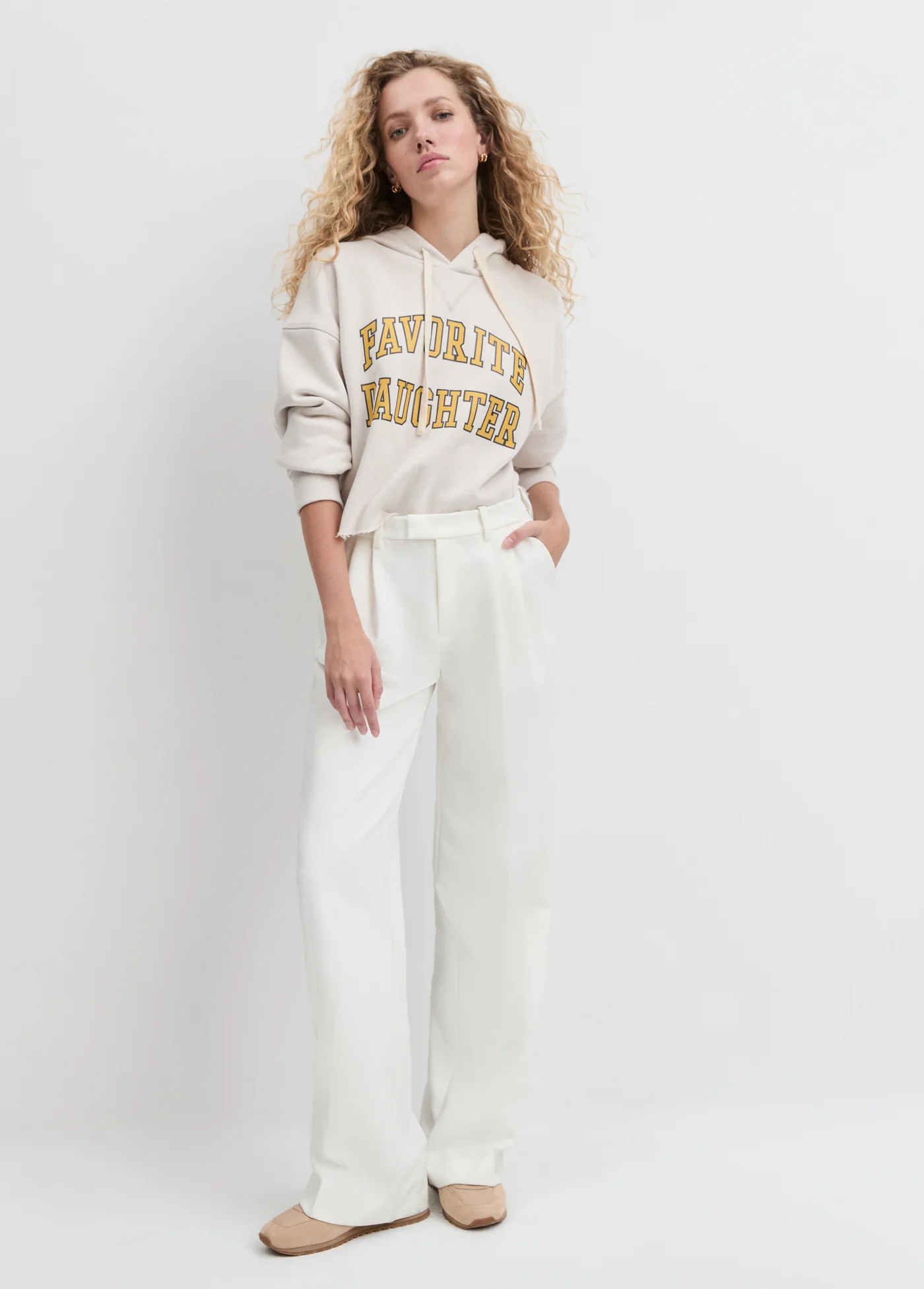 THE CROPPED COLLEGIATE HOODIE - Image 5