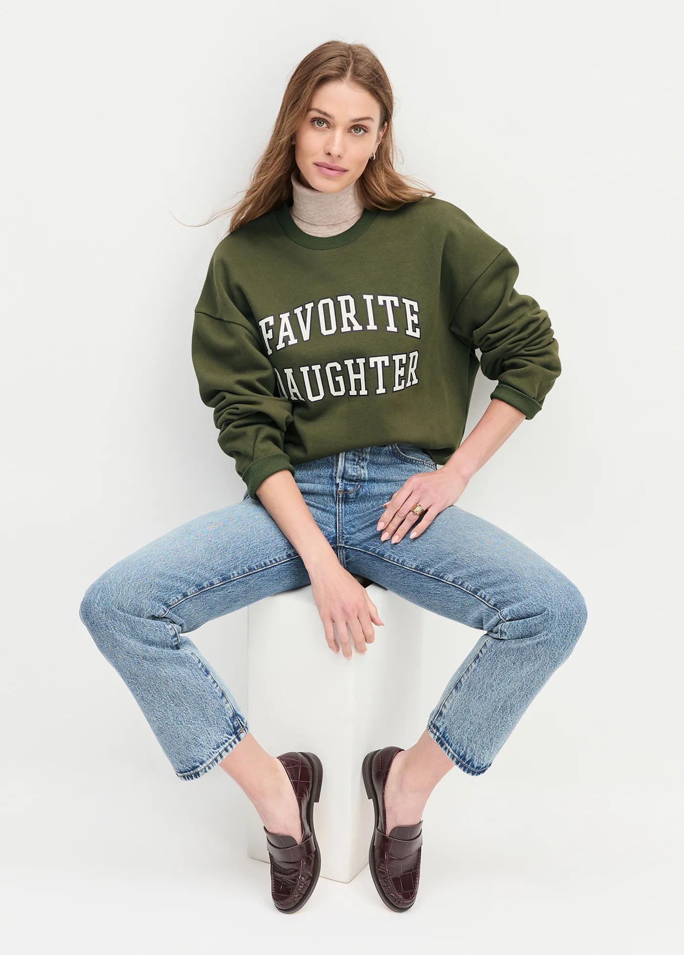 THE CROPPED COLLEGIATE SWEATSHIRT