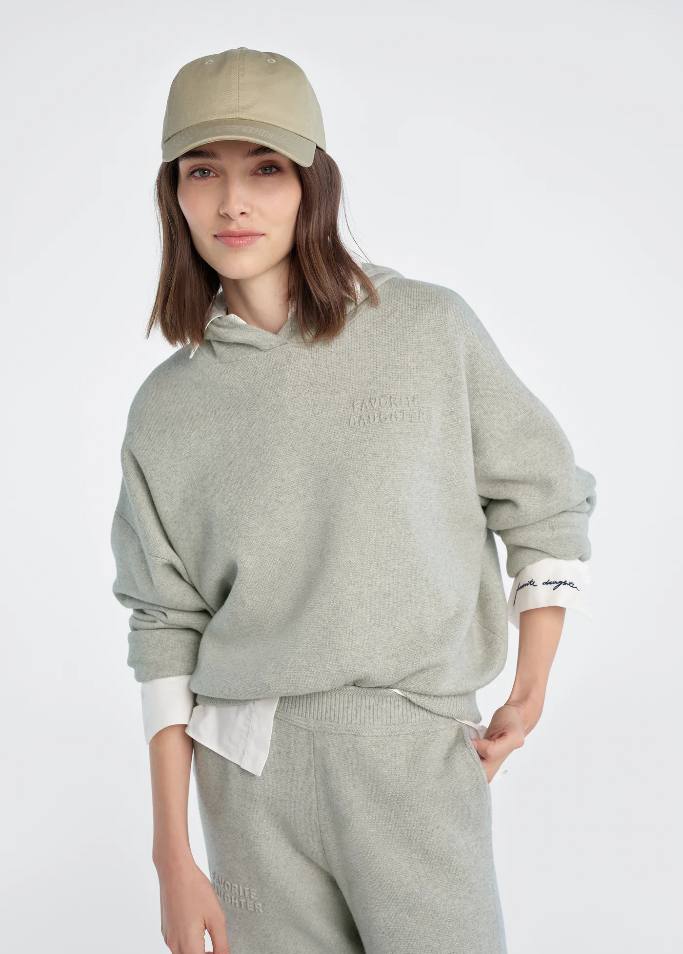 THE CROPPED FATIGUE SISTERS HOODIE - Image 3