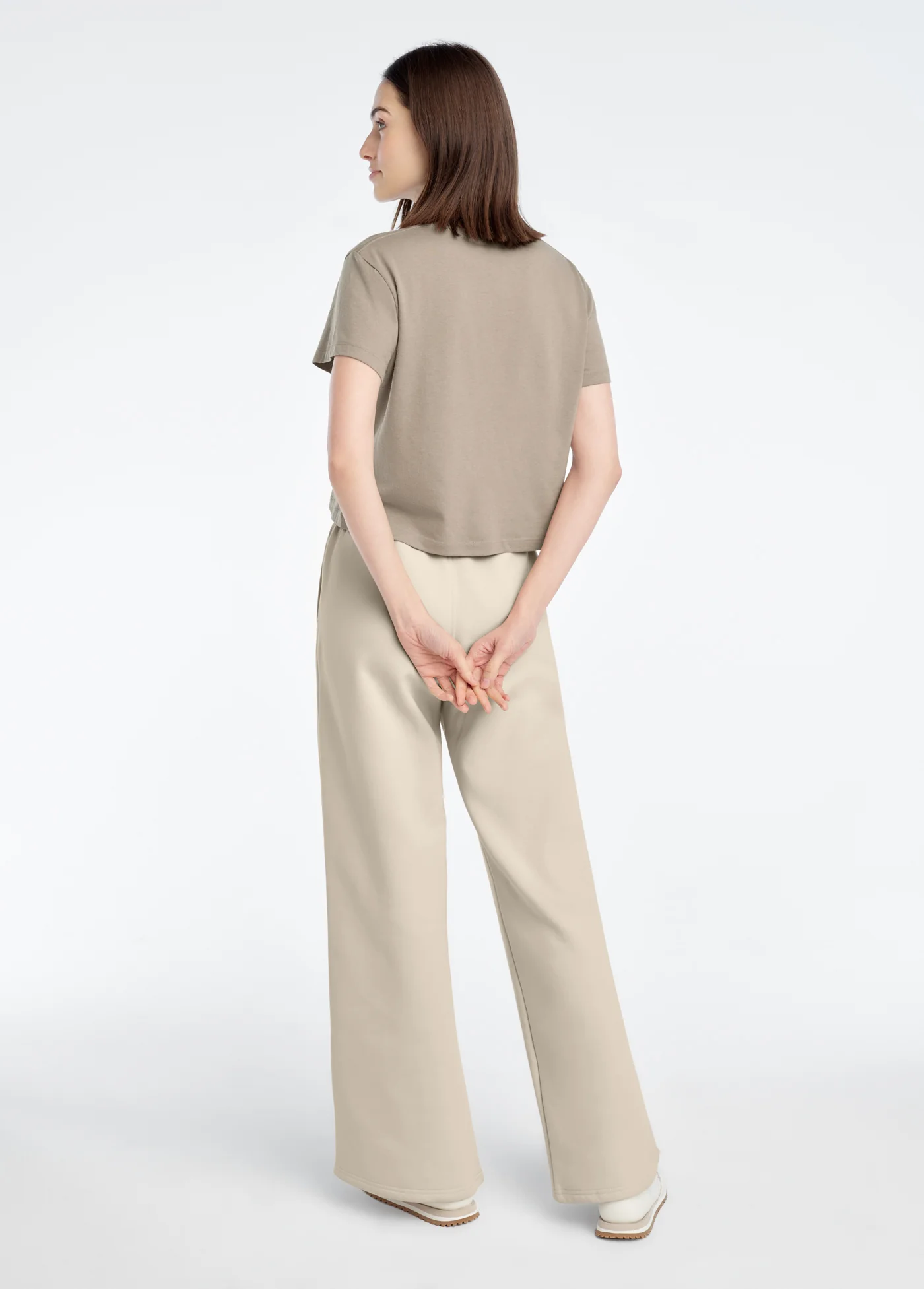 THE CROPPED SIGNATURE CHEST LOGO TEE - Image 5