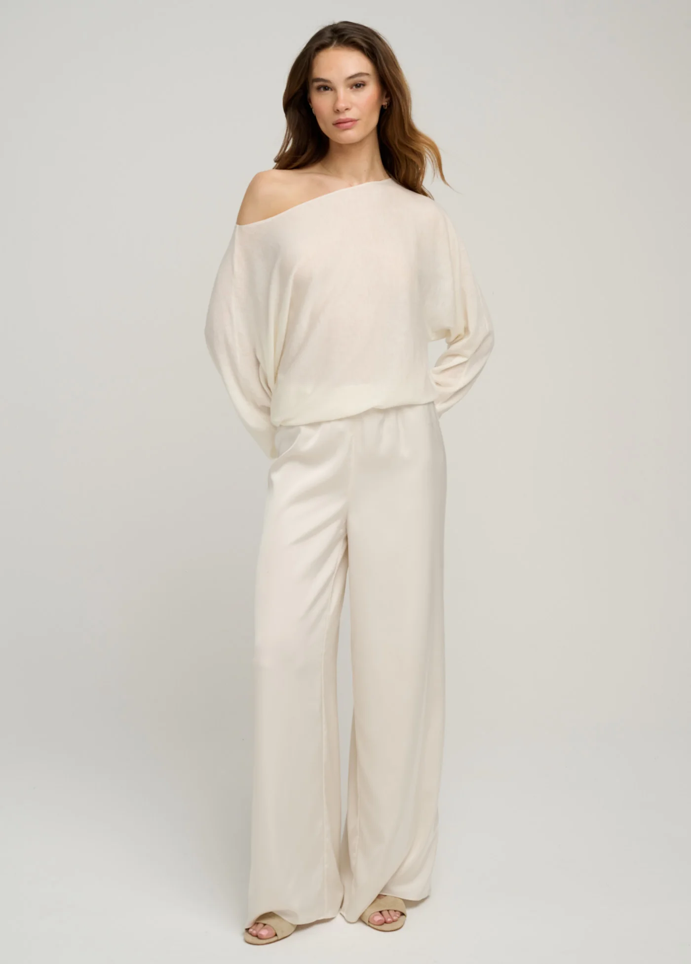 THE EVERYTHING WIDE LEG PANT - Image 2