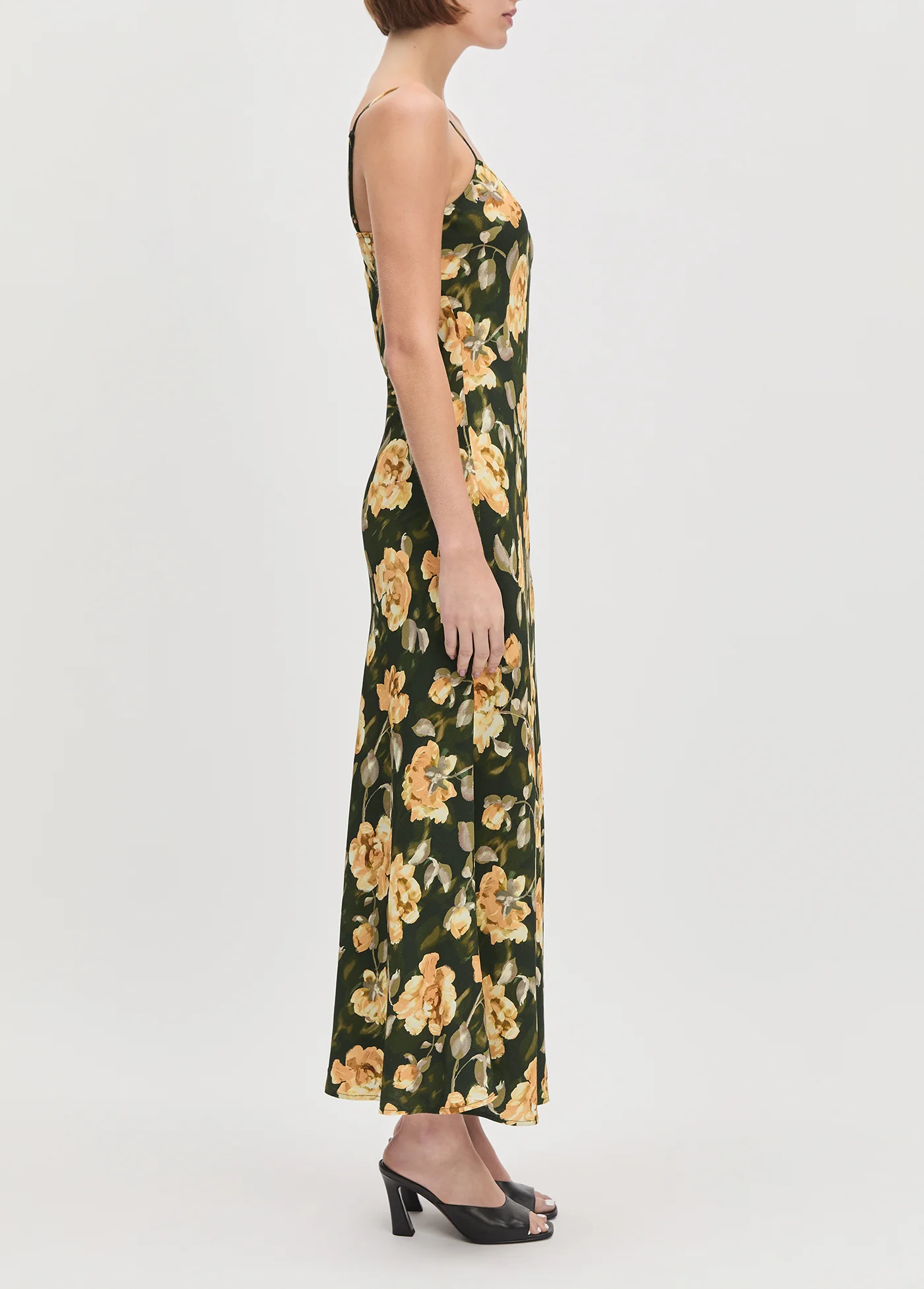 THE FAVORITE DRESS - Image 5