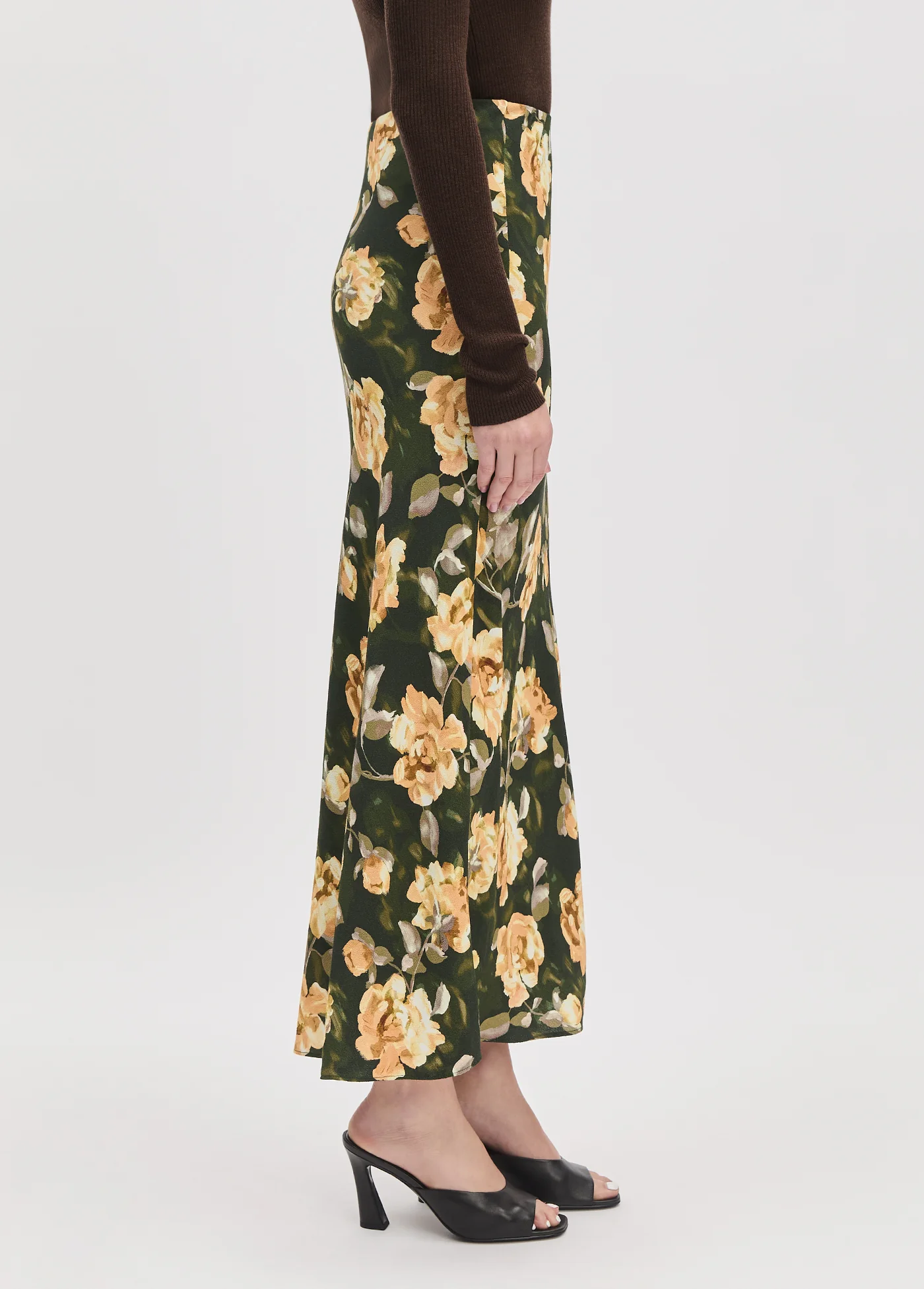 THE FAVORITE SKIRT - Image 4