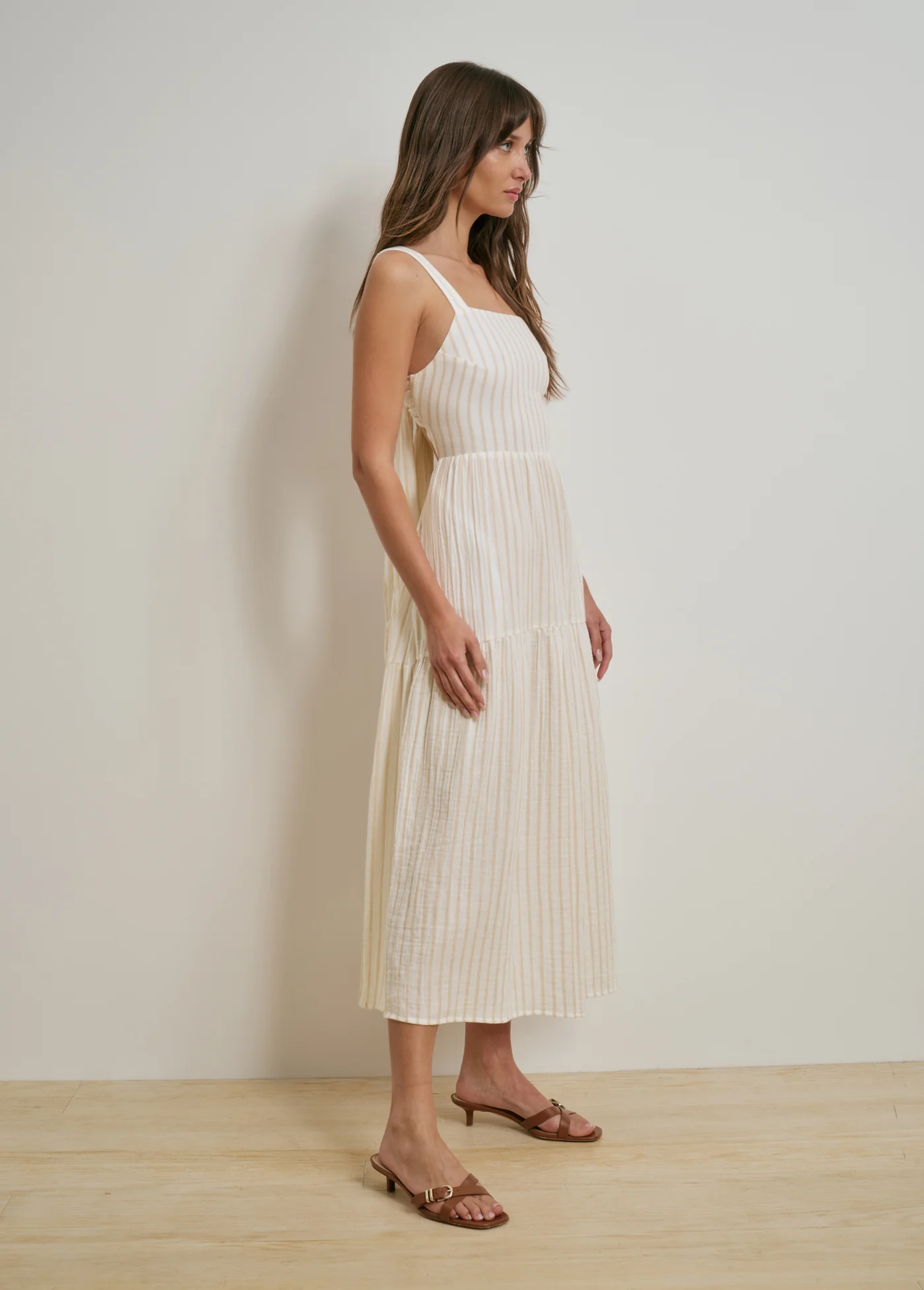 THE GO TO DRESS - Image 4