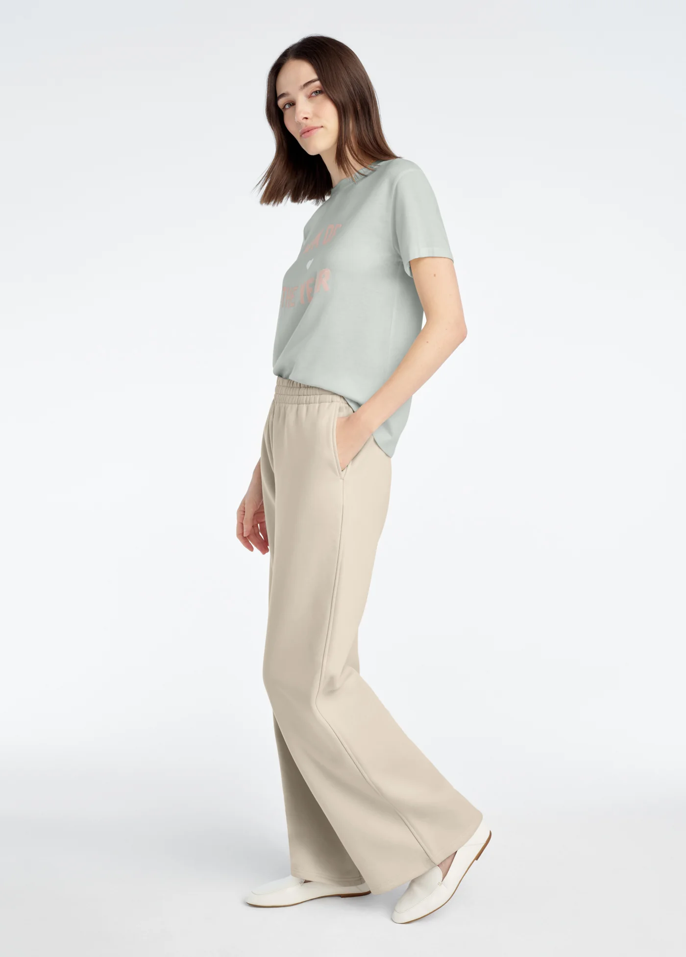 THE MOM OF THE YEAR TEE - Image 4
