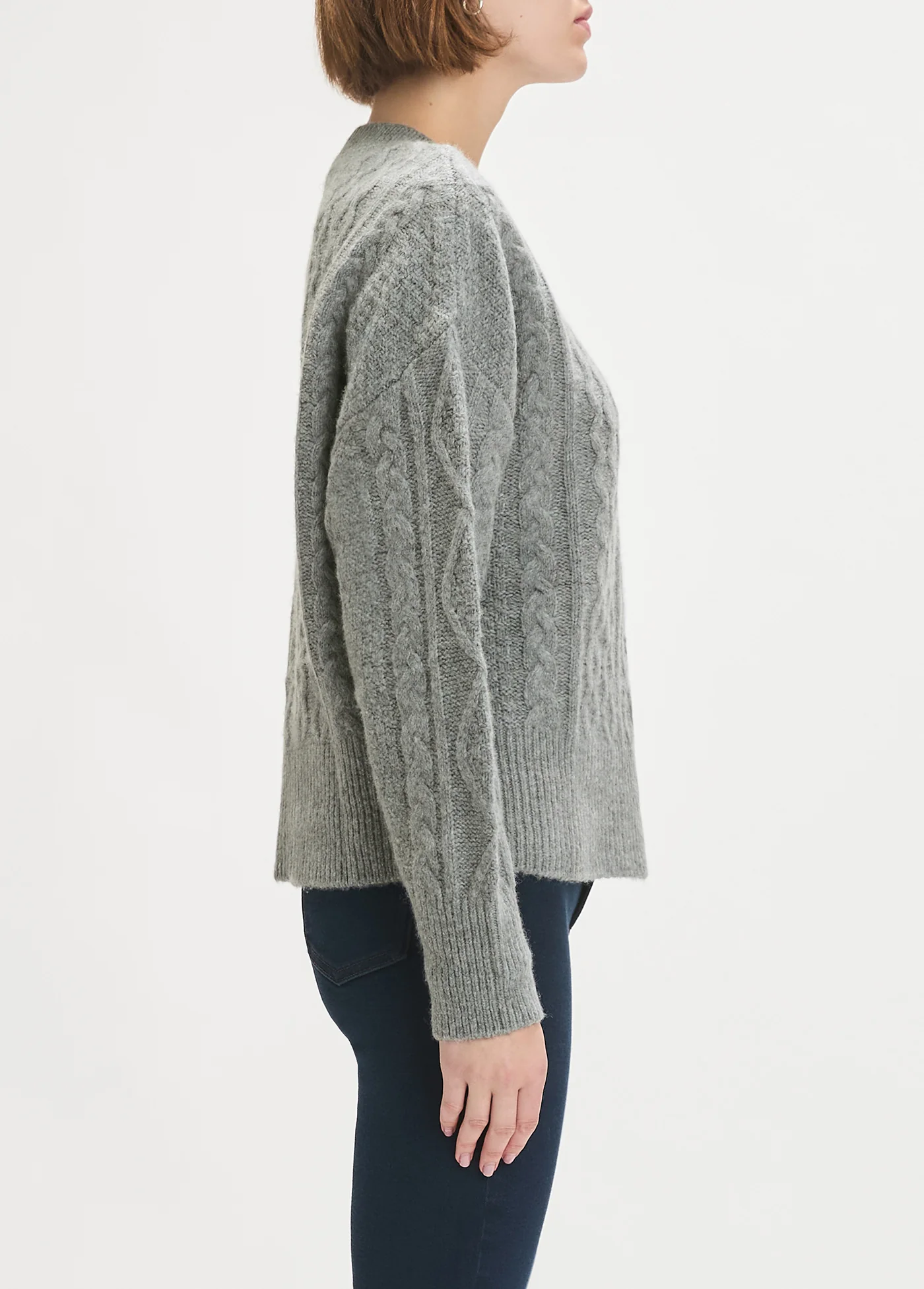 THE OVERSIZED CABLE SWEATER - Image 3