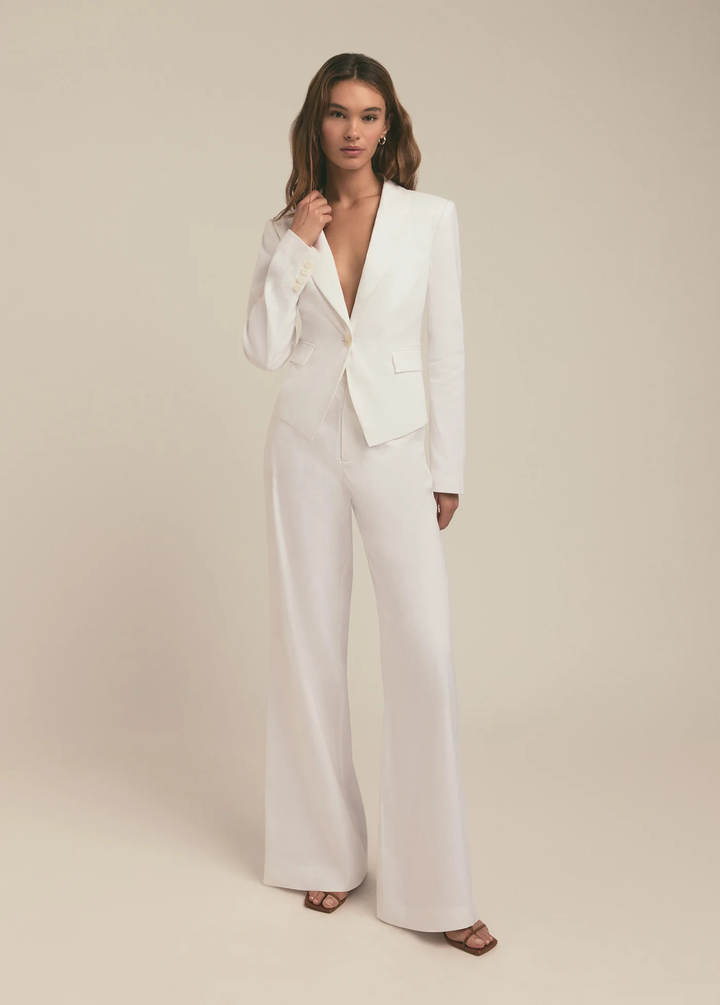 THE SHORT FAVORITE LINEN BLAZER - Image 3