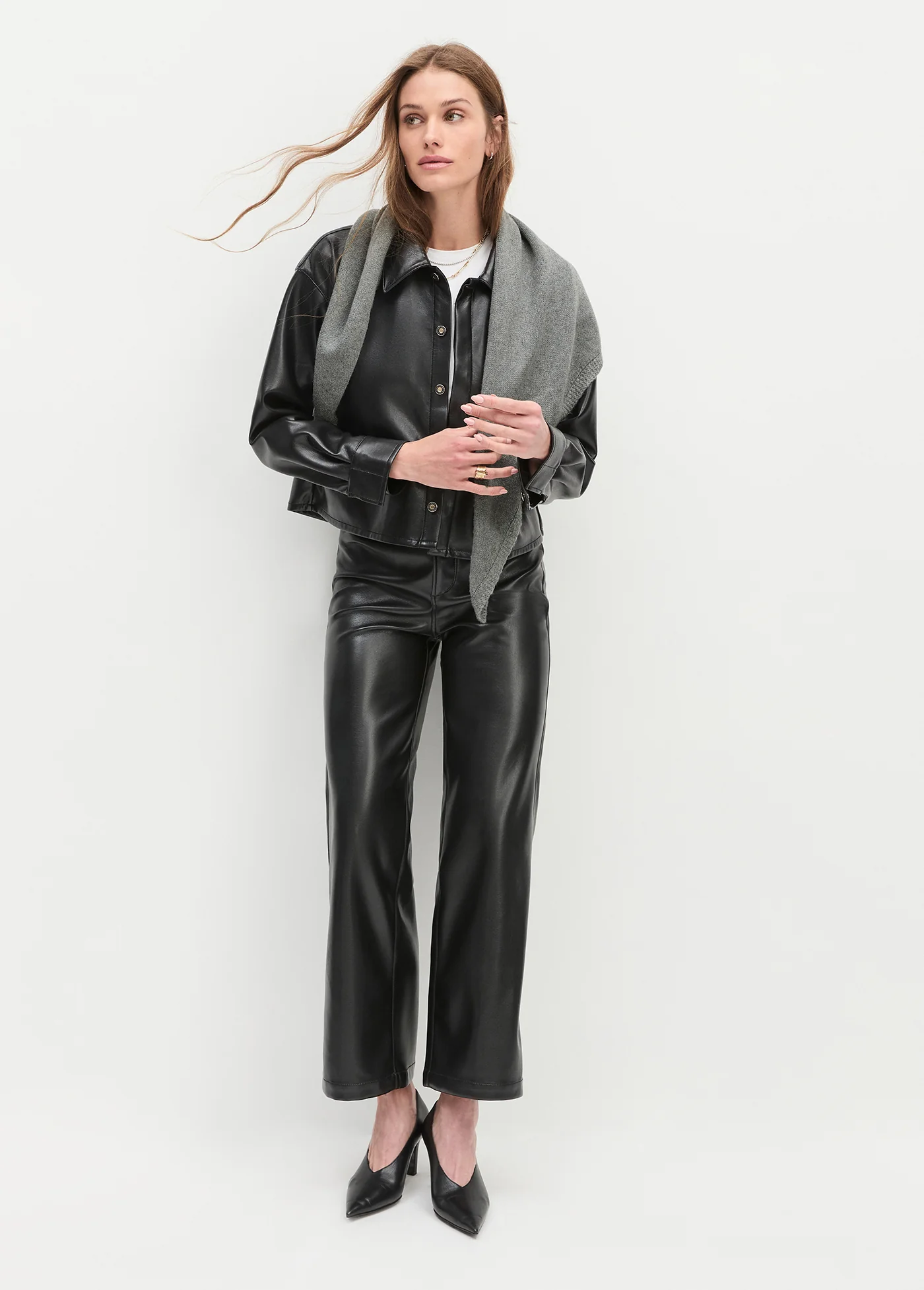 THE TRIANGLE SCARF - Image 3