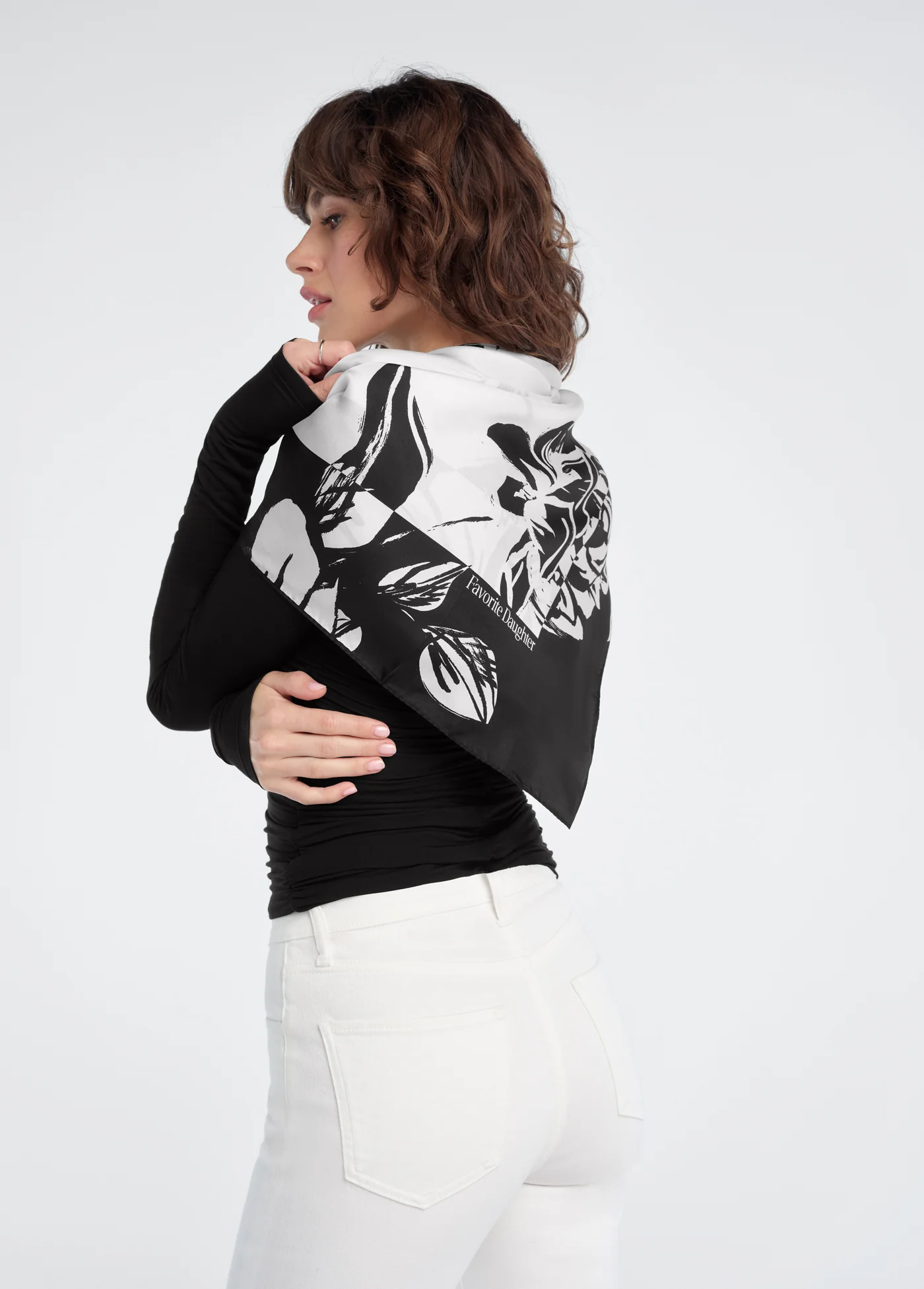 THE VINTAGE FLORAL SILK SQUARE SCARF - Image 3