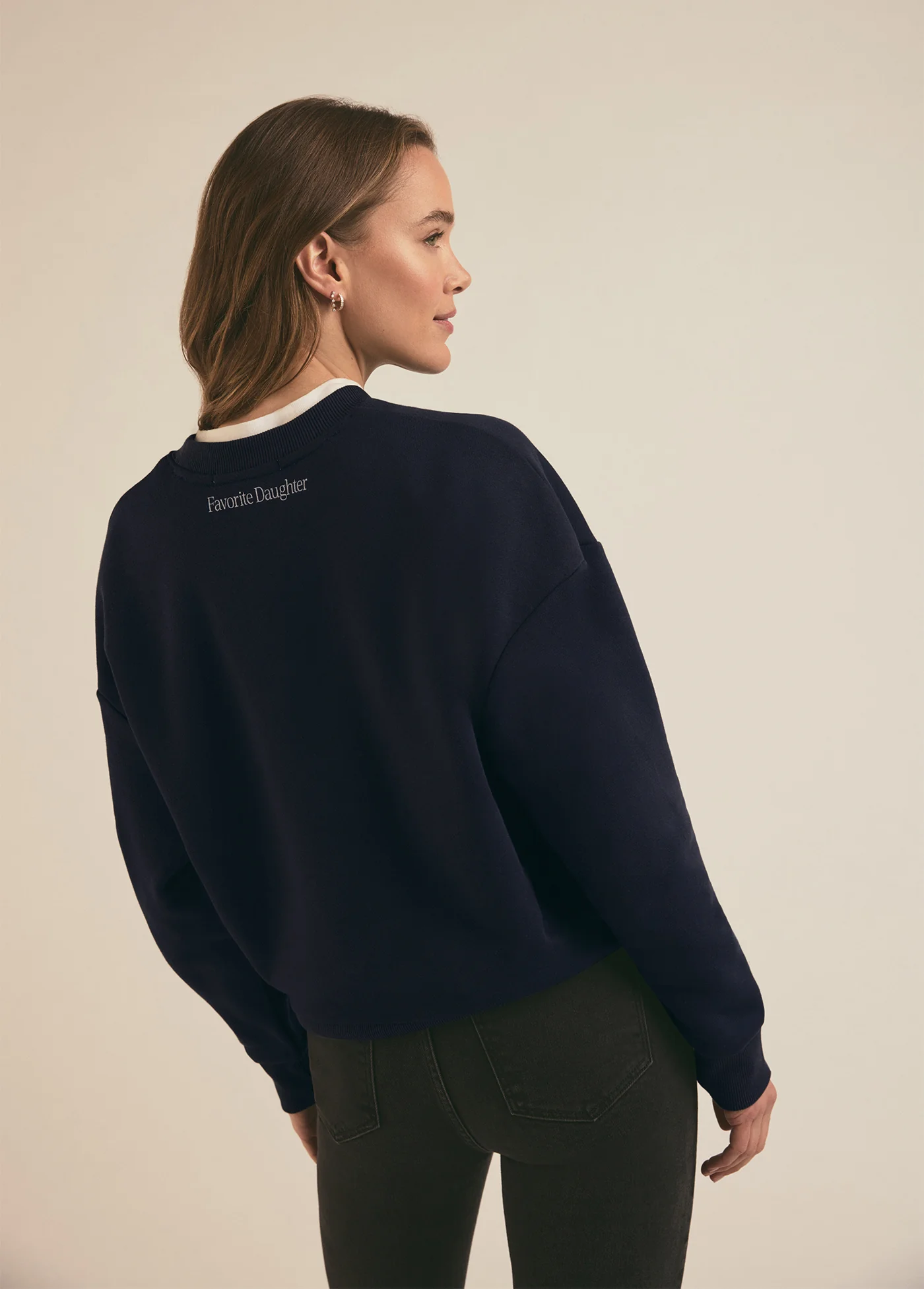 VOLLEYBALL MOM SWEATSHIRT - Image 5
